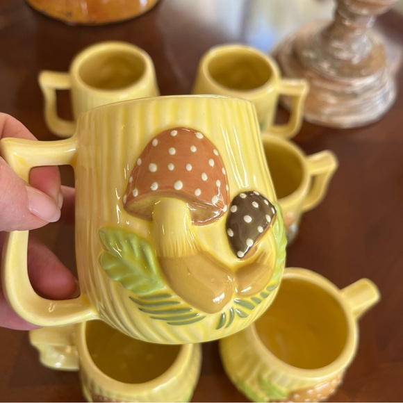 🍄 6 Retro Arnel's Yellow Polka Dots Merry Mushroom Mugs. - Picture 2 of 4